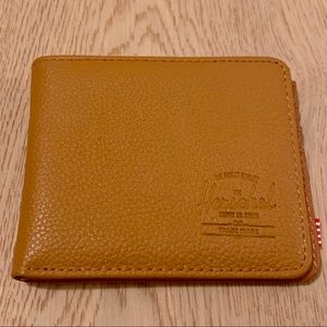 NWOT Herschel Camel Leather Bi-fold Wallet